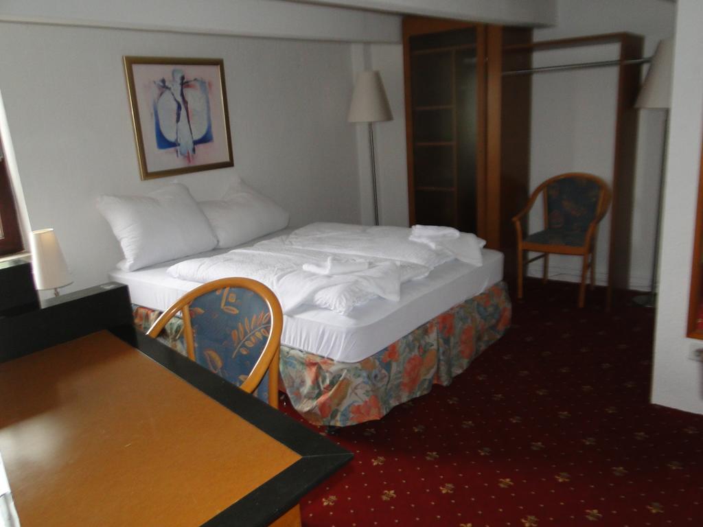 Hotel Dallgow Room photo