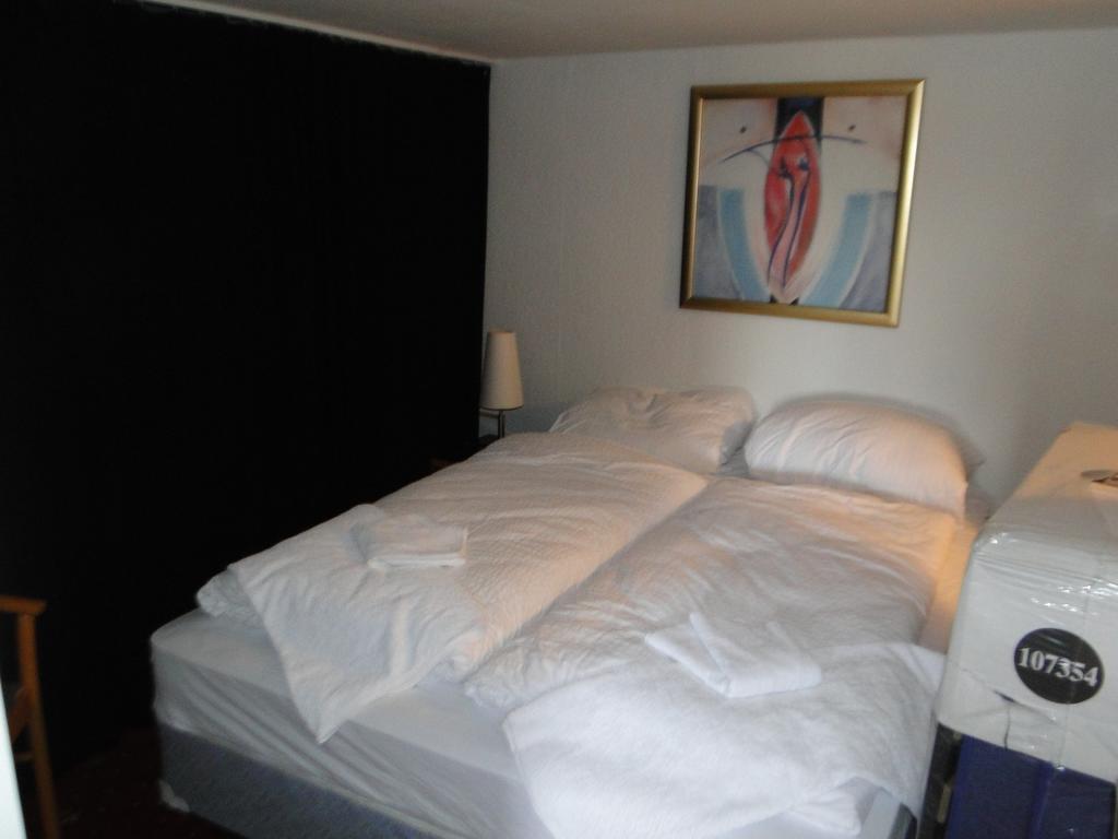 Hotel Dallgow Room photo